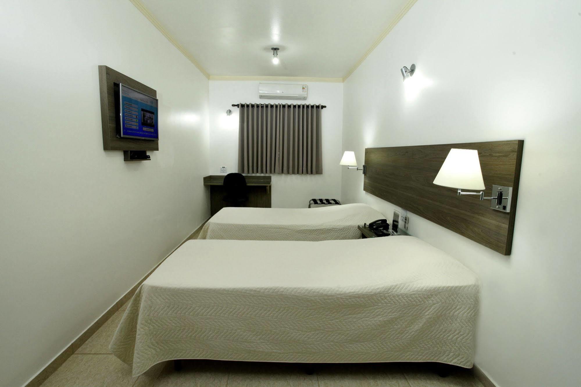 Indaia Hotel Сан-Карлус Екстер'єр фото
