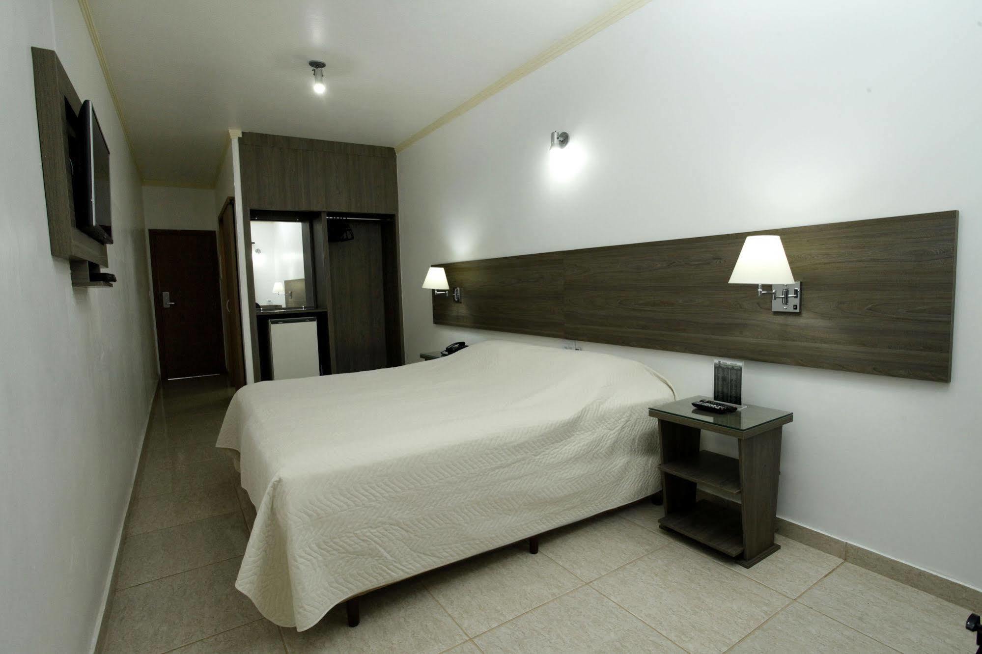 Indaia Hotel Сан-Карлус Екстер'єр фото